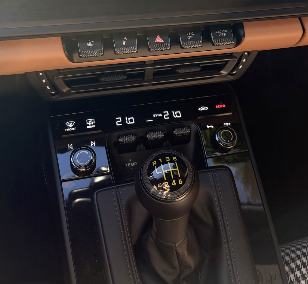 Porsche 992 GT3 Touring