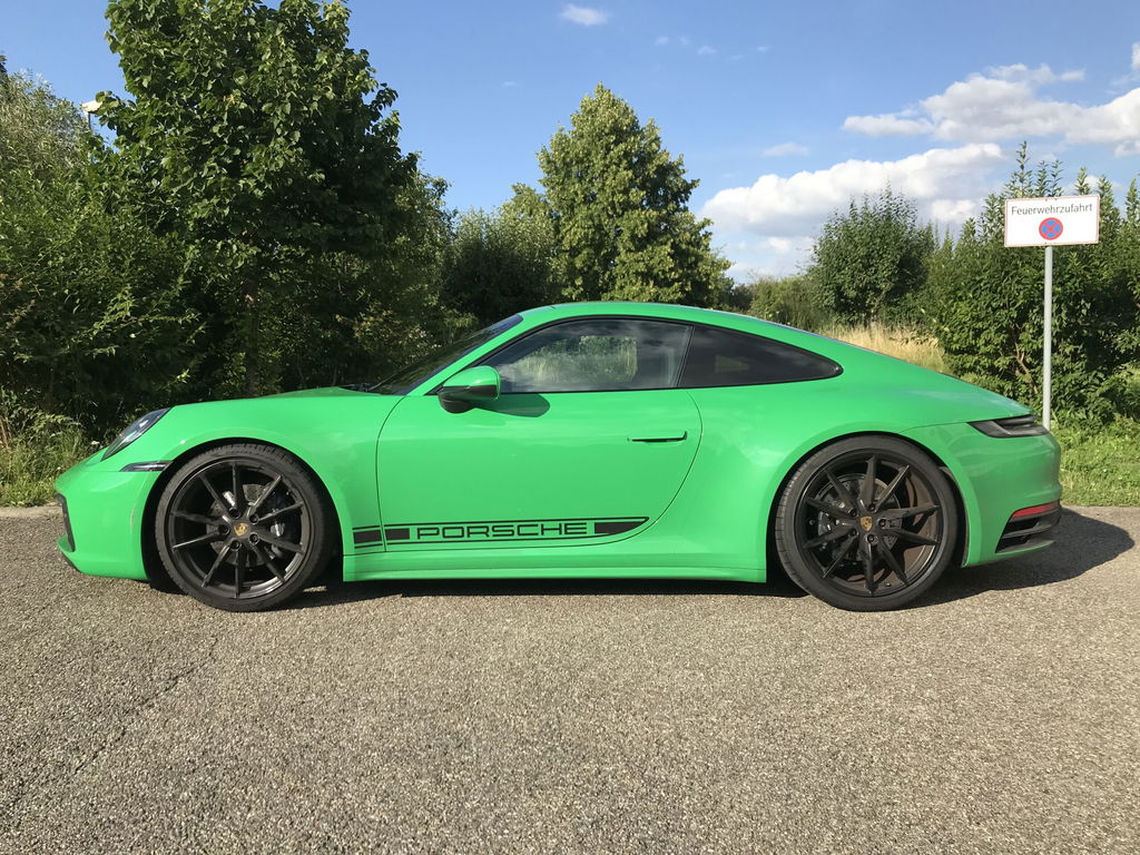 Porsche 992 Carrera