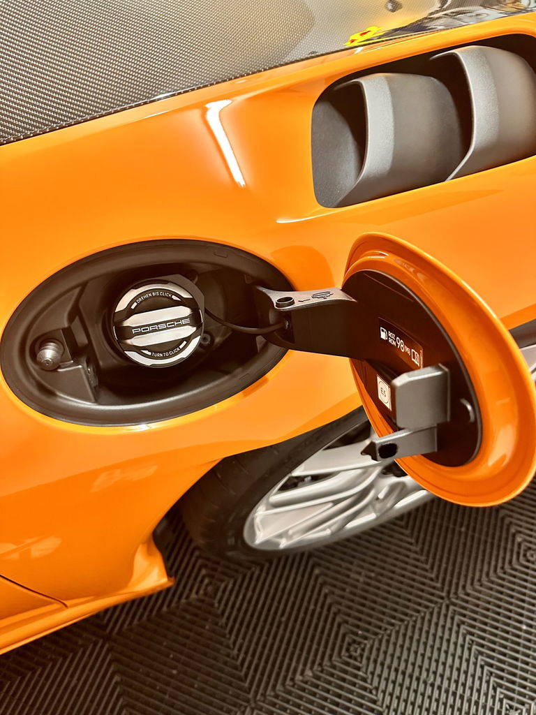 Porsche 718 Cayman GT4 RS