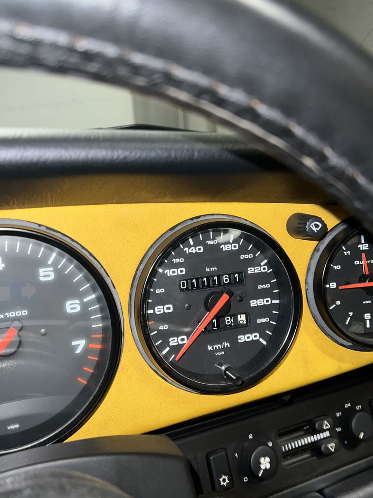 Porsche 964 Carrera 2 Speedster