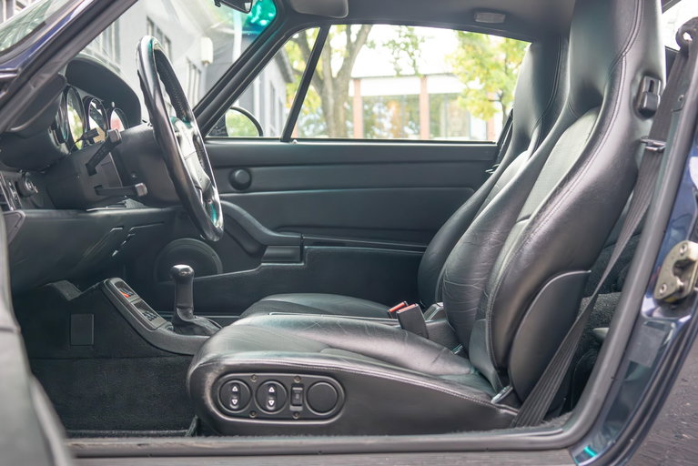 Porsche 993 Carrera 4