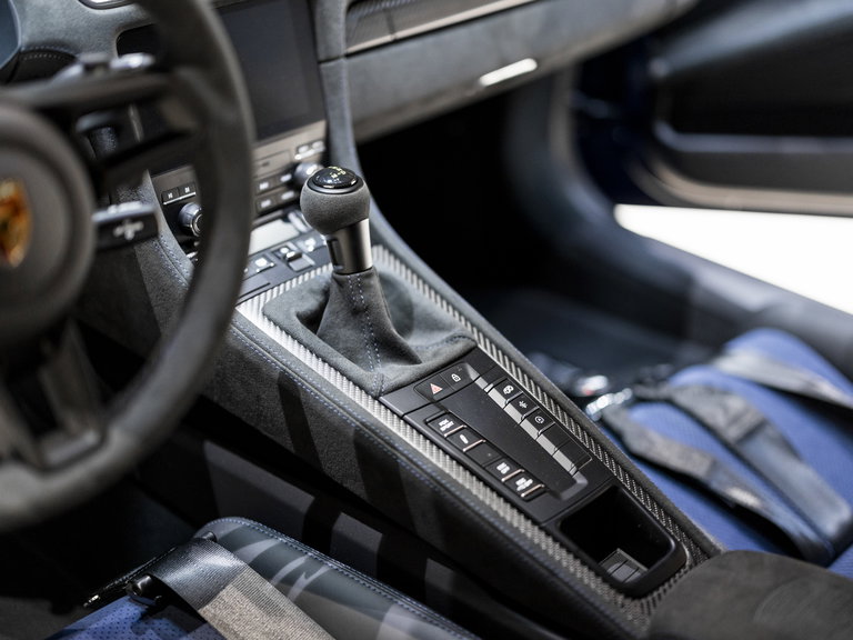 Porsche 718 Cayman GT4 RS