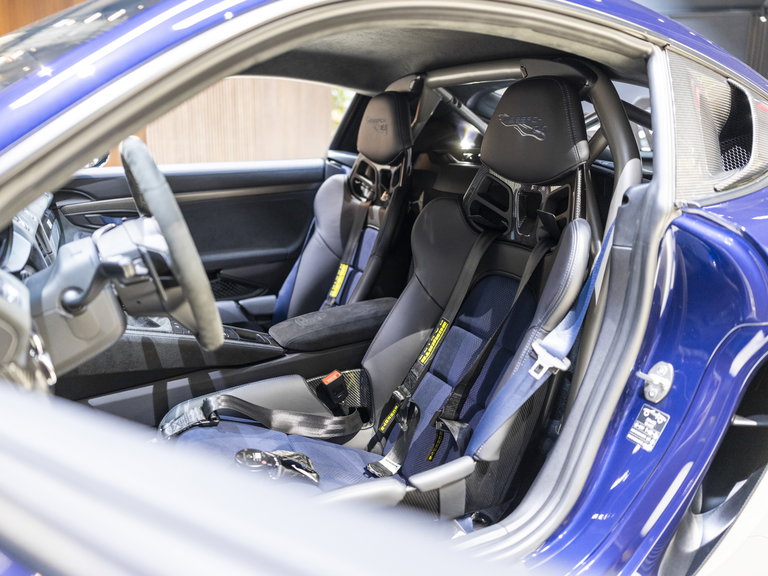 Porsche 718 Cayman GT4 RS