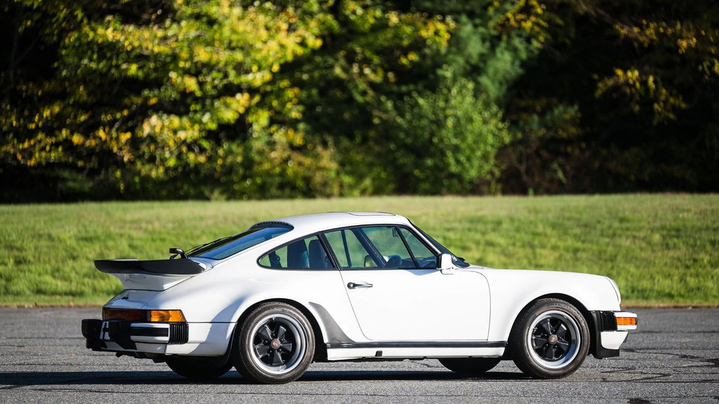 Porsche 911 Turbo 3.3 (US)