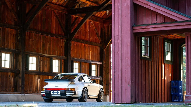 Porsche 911 Turbo 3.3 (US)