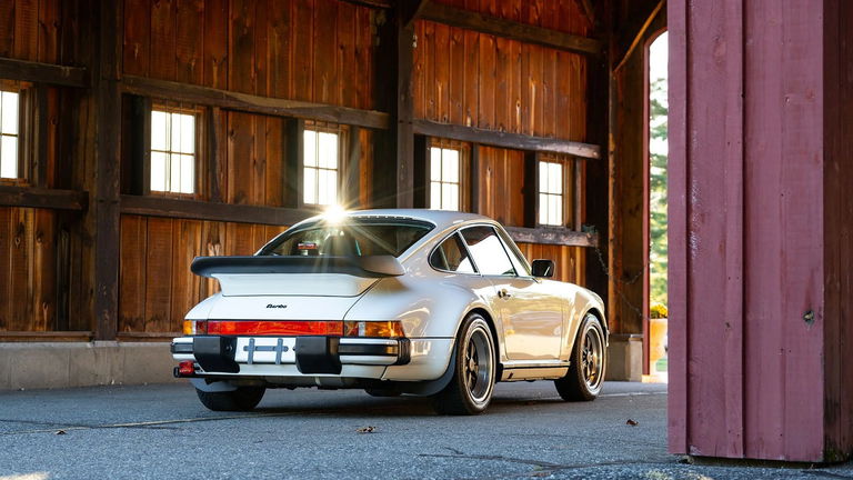 Porsche 911 Turbo 3.3 (US)
