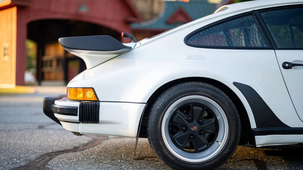 Porsche 911 Turbo 3.3 (US)