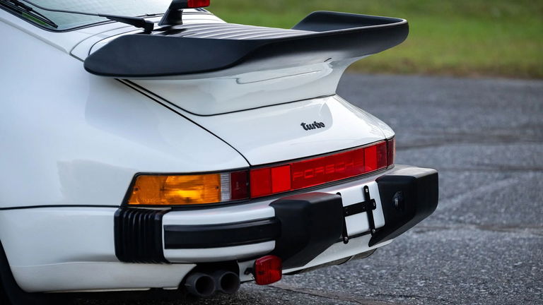 Porsche 911 Turbo 3.3 (US)