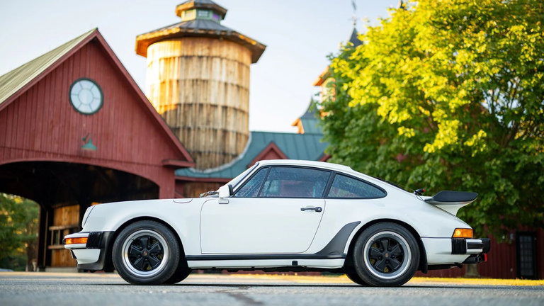 Porsche 911 Turbo 3.3 (US)