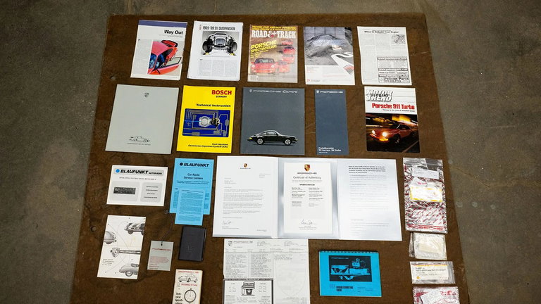 Porsche 911 Turbo 3.3 (US)