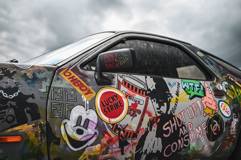 Pop art on wheels: a Porsche 928 Art Car for charity