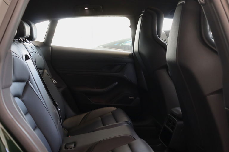 Porsche Taycan 4S Cross Turismo