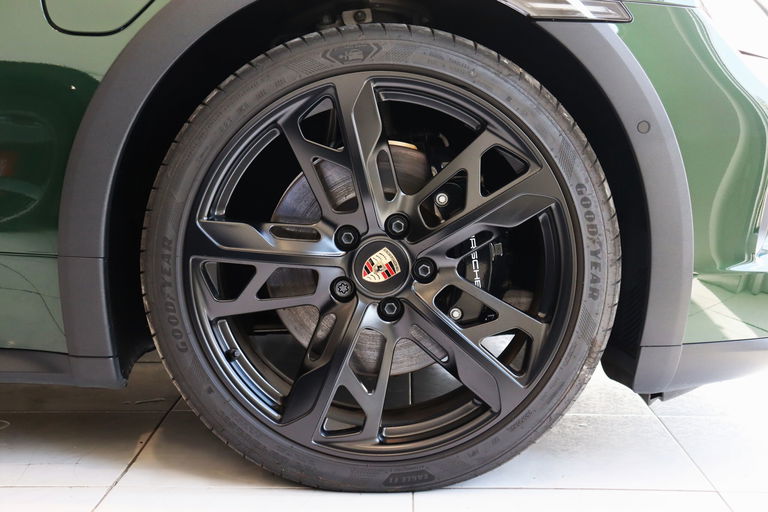 Porsche Taycan 4S Cross Turismo