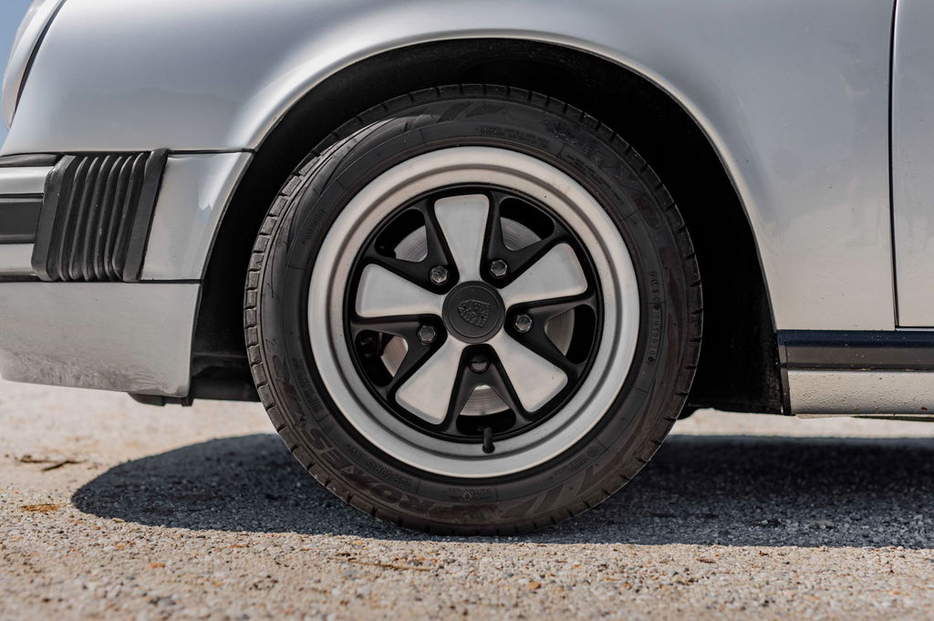 Porsche 911 “25 Jahre Jubiläumsmodell”