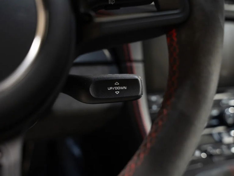 Porsche 718 Cayman GT4 Sports Cup Edition