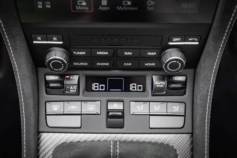 Porsche 718 Cayman GT4 RS