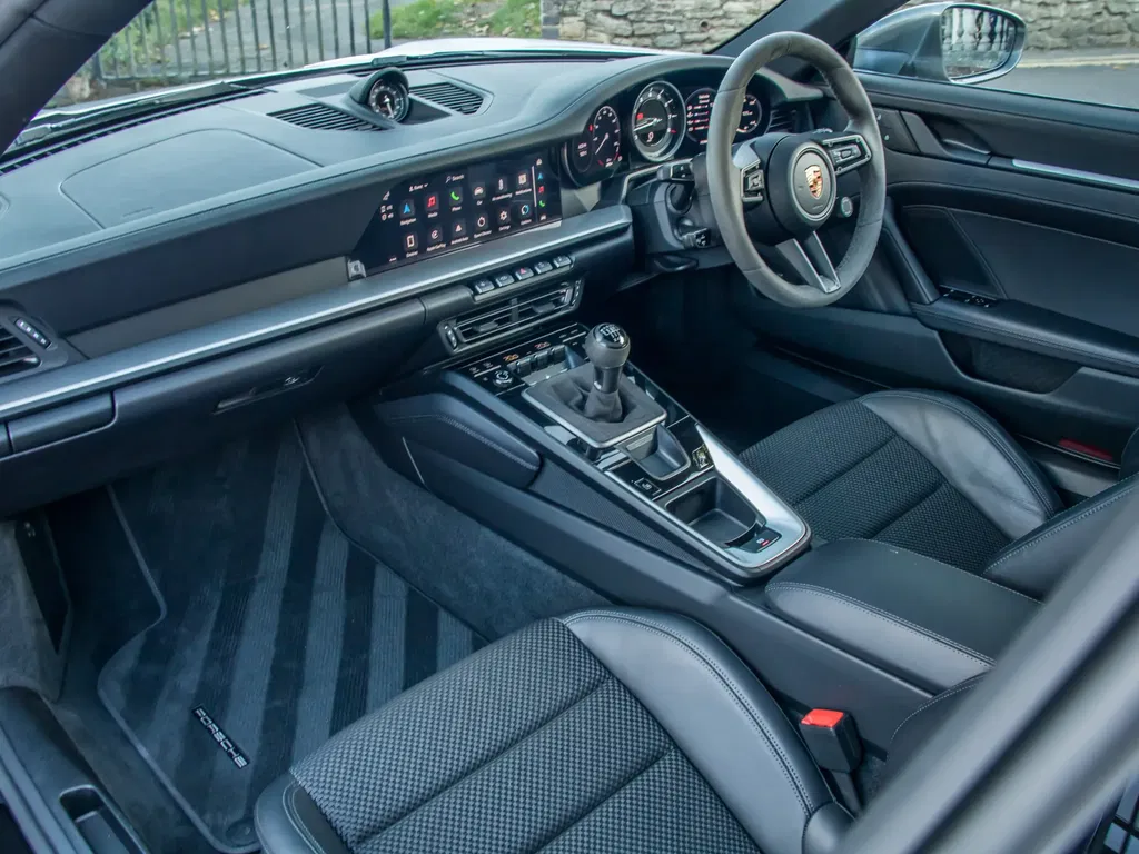 Porsche 992 Carrera T