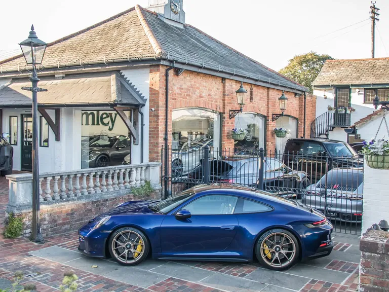 Porsche 992 GT3 Touring