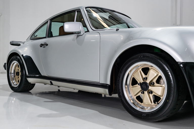 Porsche 911 Turbo 3.0 (US)