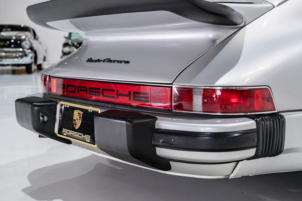 Porsche 911 Turbo 3.0 (US)