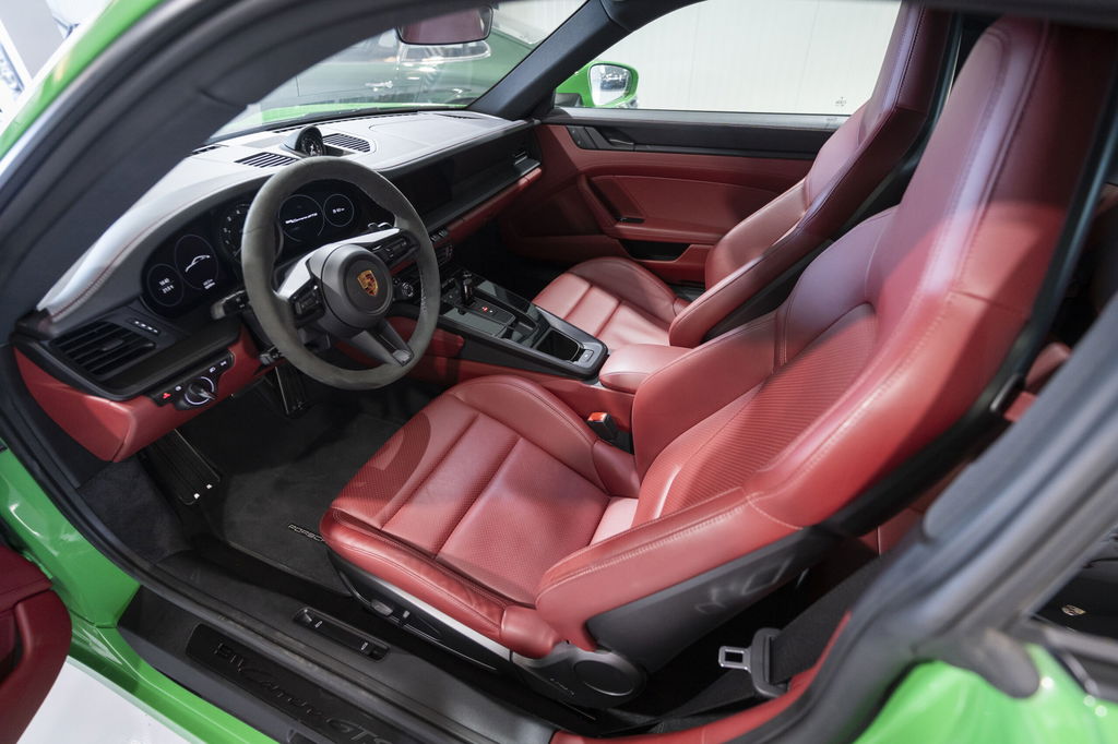 Porsche 992 Carrera GTS