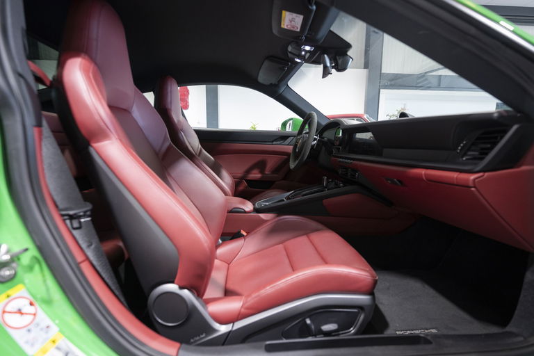 Porsche 992 Carrera GTS