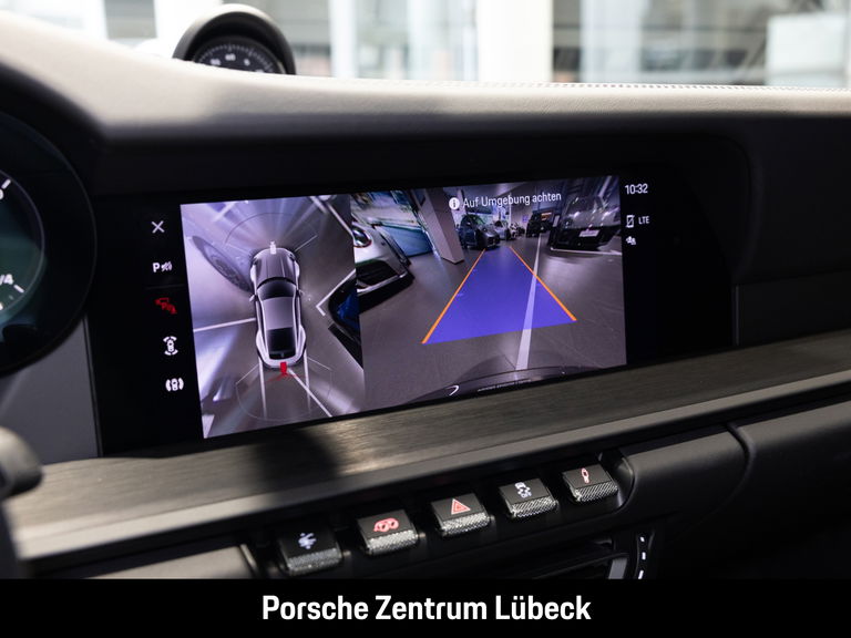 Porsche 992 Carrera 4 GTS