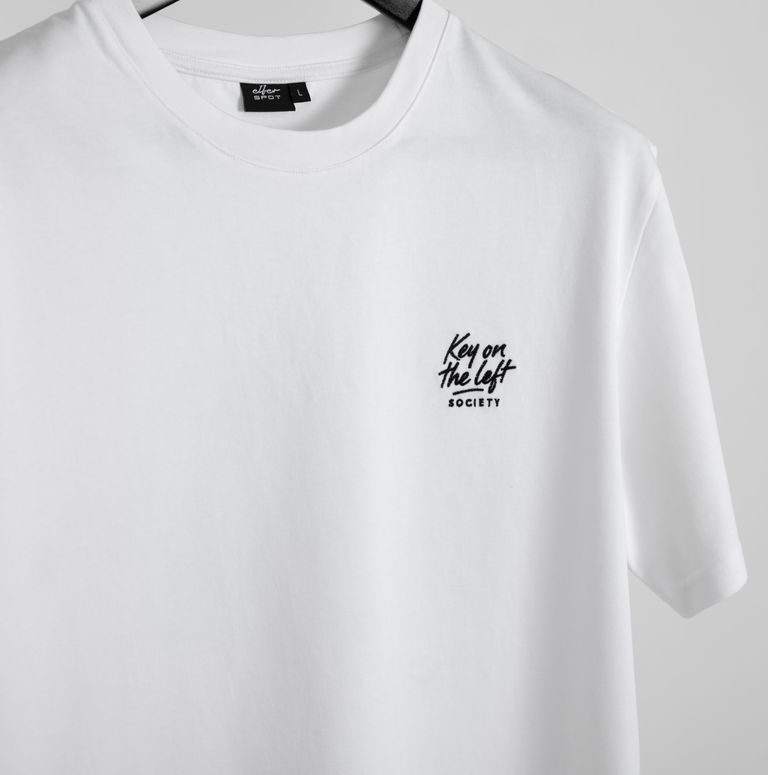 T-Shirt Key on the left Backprint Casual Fit