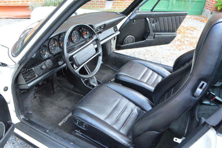 Porsche 911 Carrera 3.2