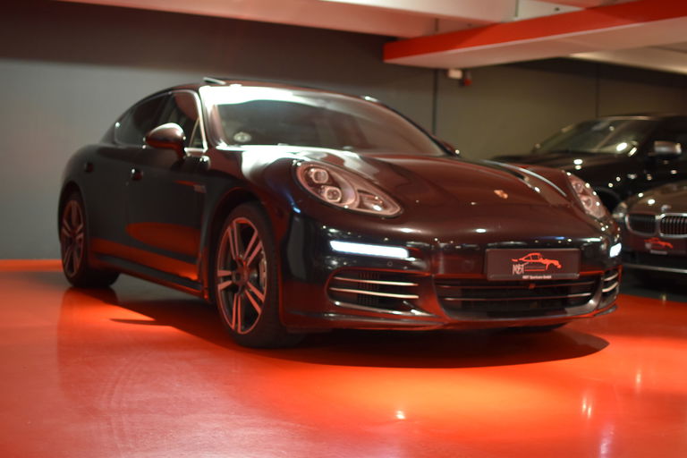 Porsche Panamera 4S
