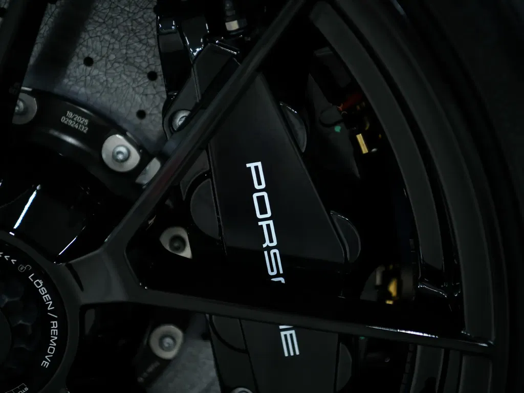 Porsche 992.2 Carrera GTS