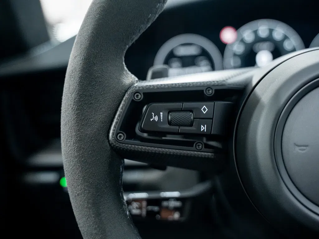 Porsche 992.2 Carrera 4 GTS