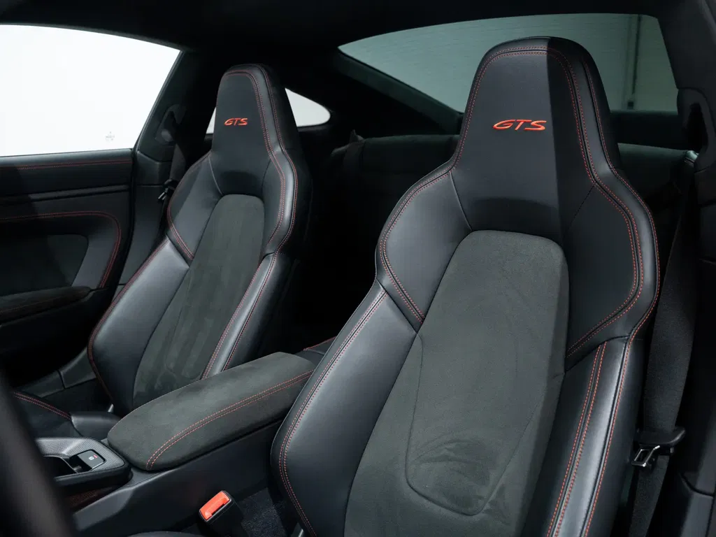 Porsche 992 Carrera GTS