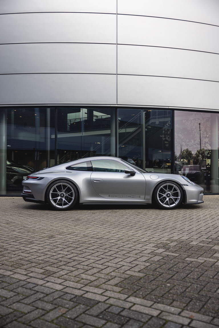 Porsche 992 GT3 Touring