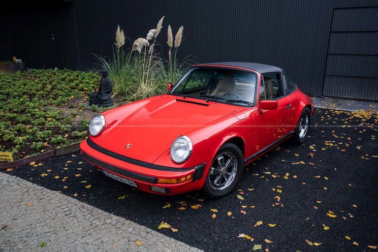 Porsche 911 Carrera 3.2 (US)