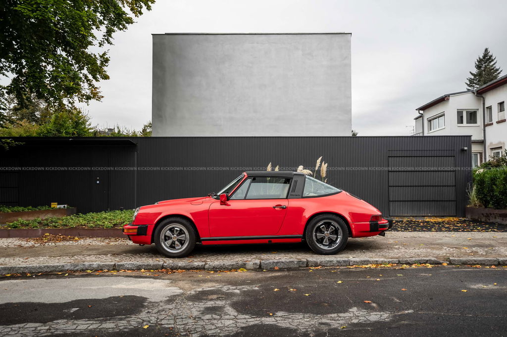 Porsche 911 Carrera 3.2 (US)