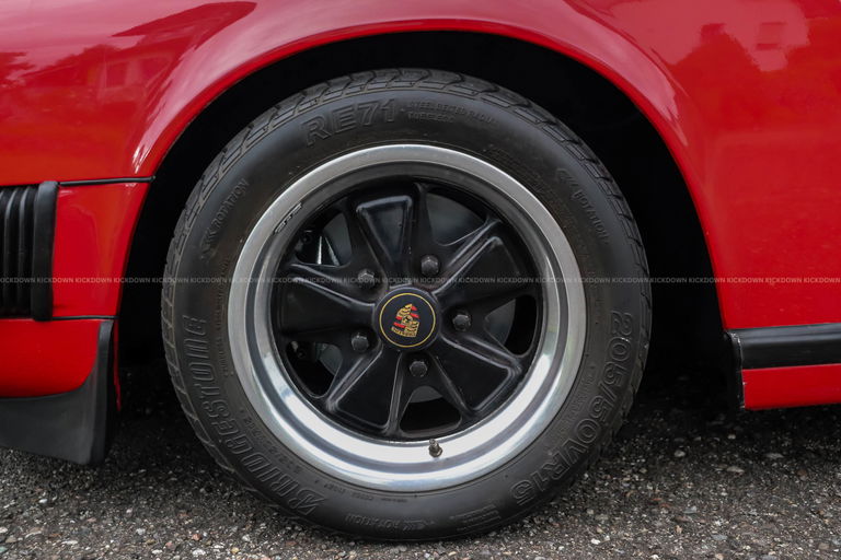 Porsche 911 Carrera 2.7