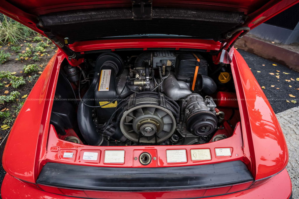 Porsche 911 Carrera 3.2 (US)