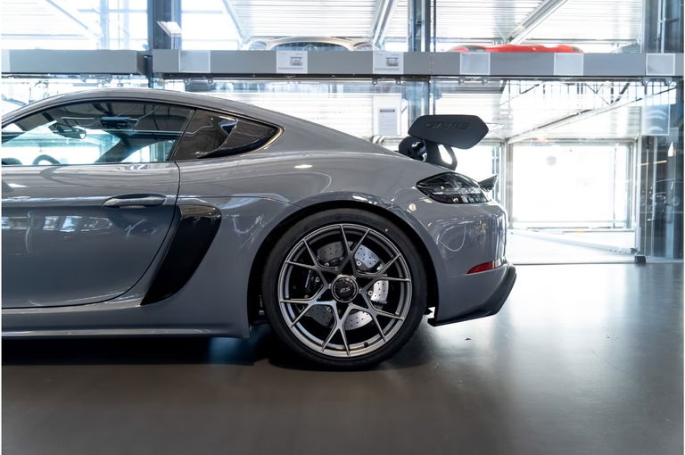 Porsche 718 Cayman GT4 RS