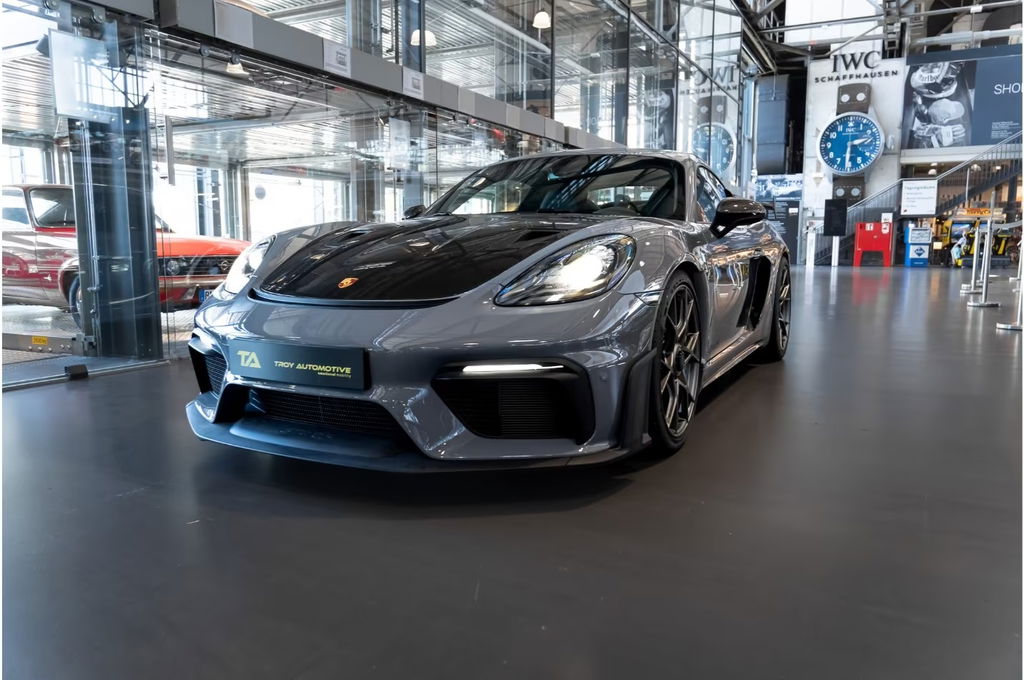 Porsche 718 Cayman GT4 RS