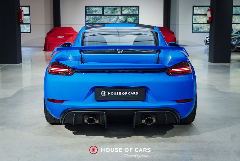Porsche 718 Cayman GT4