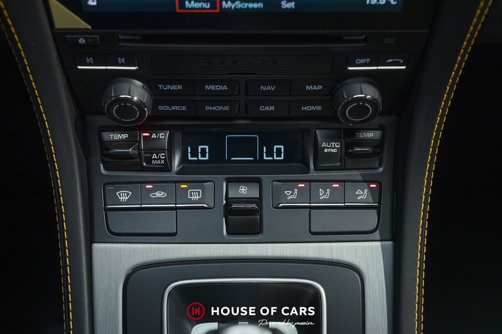 Porsche 718 Cayman GT4