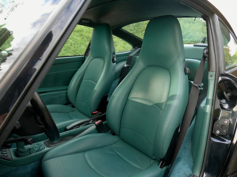 Porsche 993 Carrera 4S