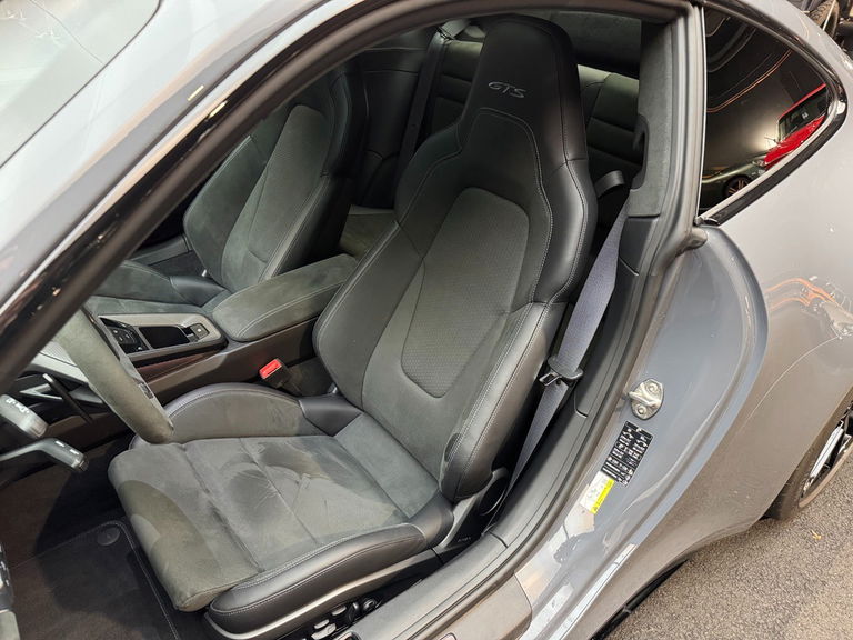 Porsche 992.2 Carrera GTS