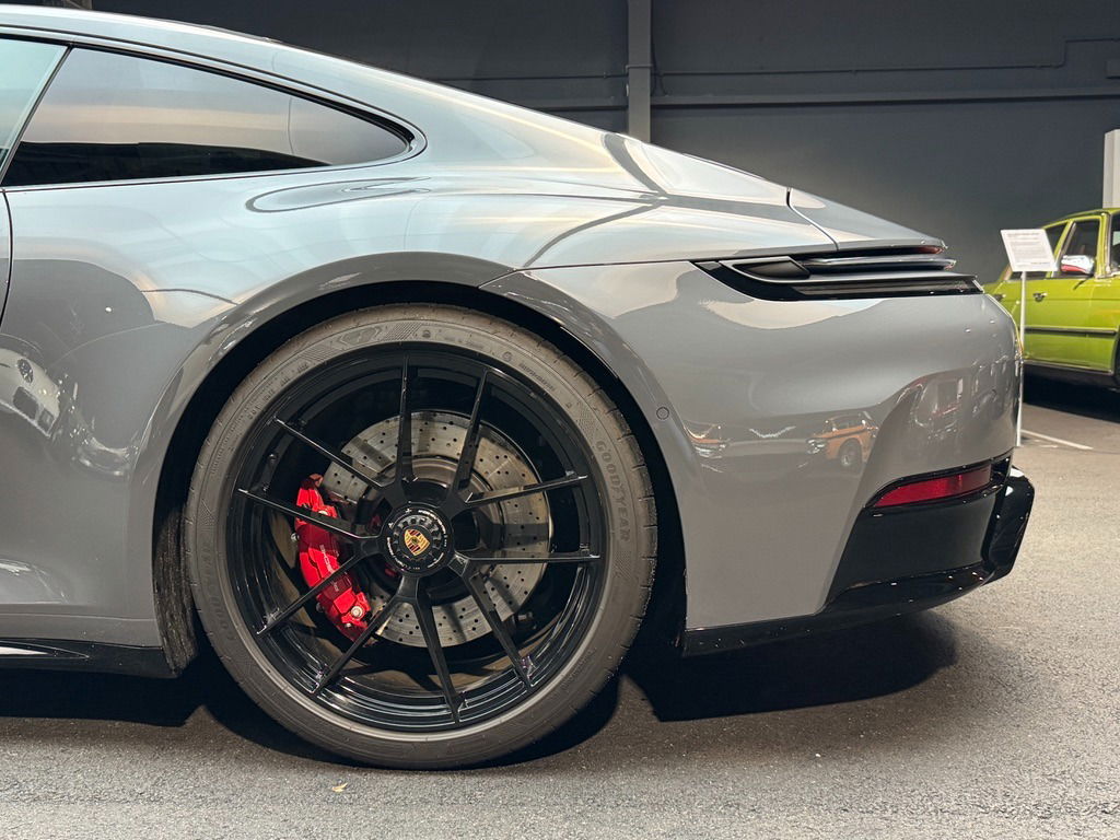 Porsche 992.2 Carrera GTS
