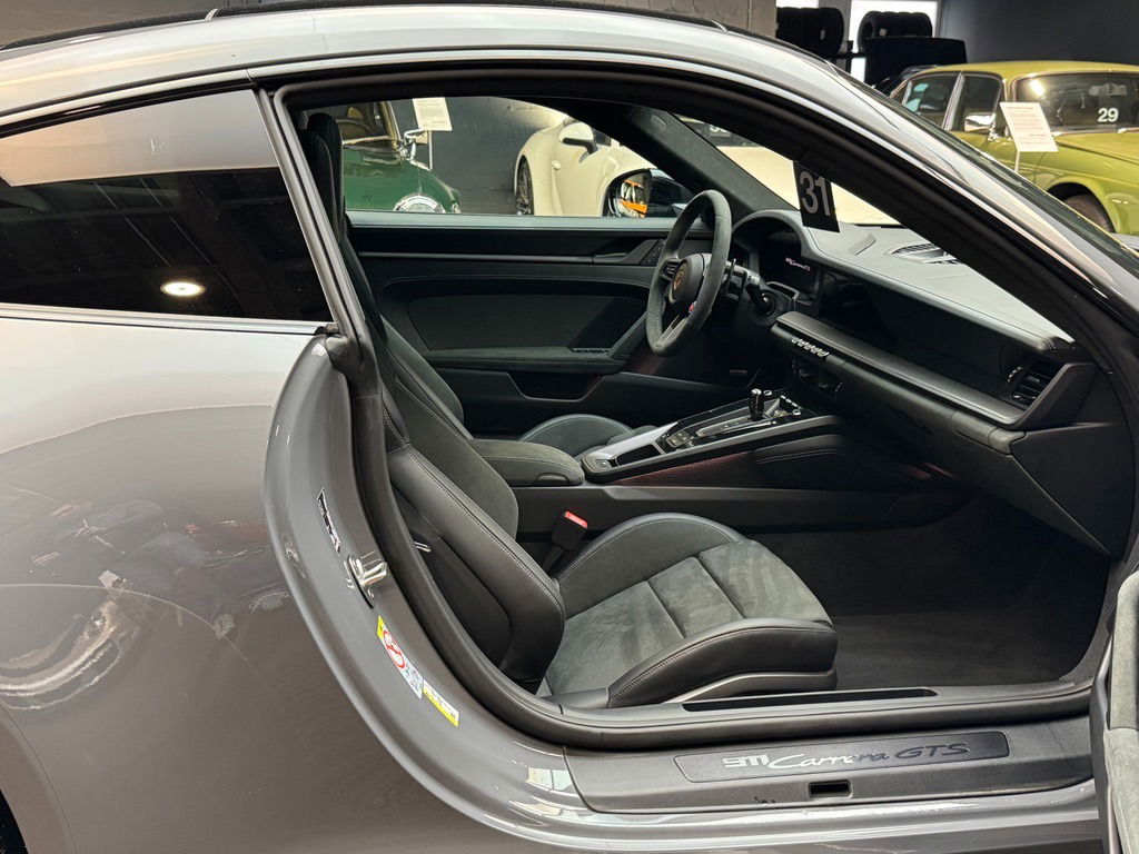 Porsche 992.2 Carrera GTS