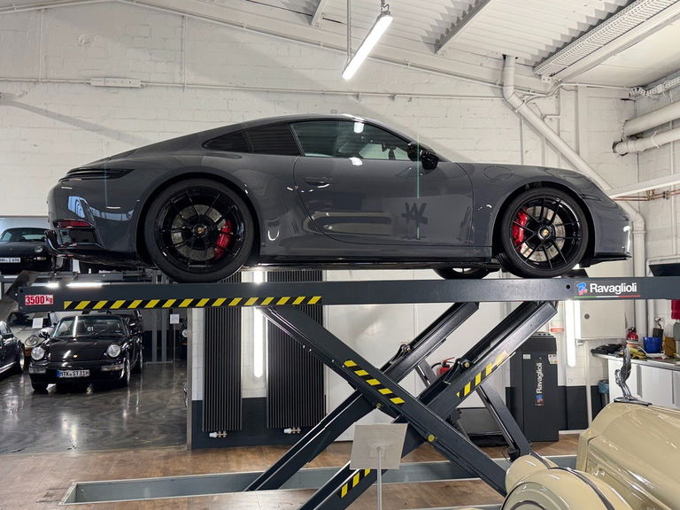 Porsche 992.2 Carrera GTS