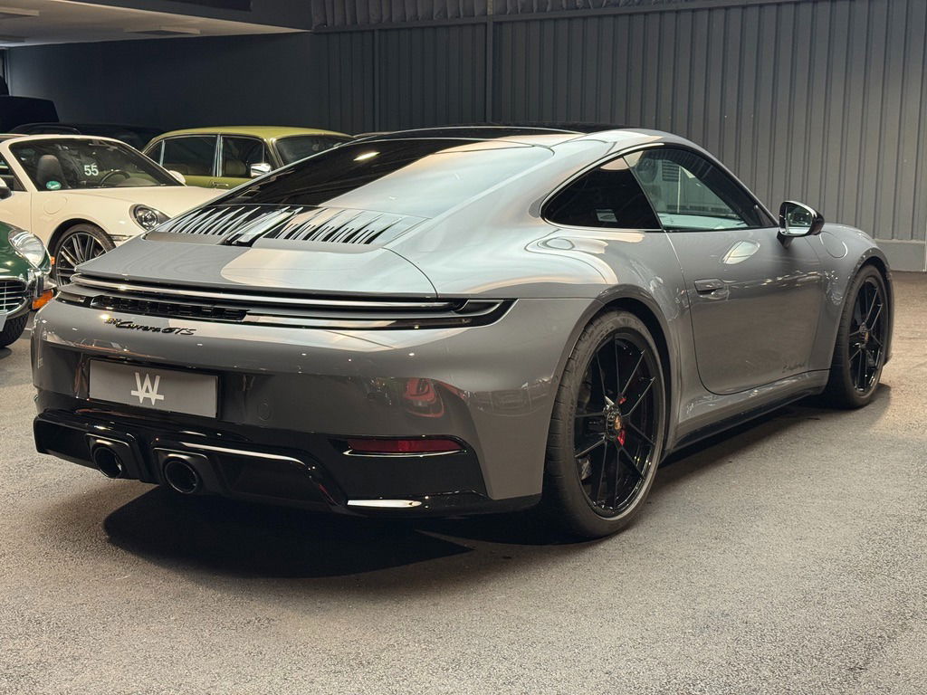 Porsche 992.2 Carrera GTS