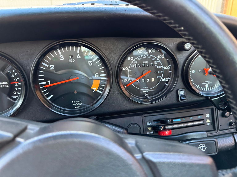 Porsche 911 Carrera 3.2 (US)