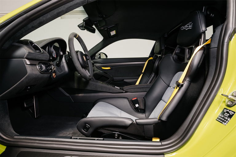 Porsche 718 Cayman GT4 RS